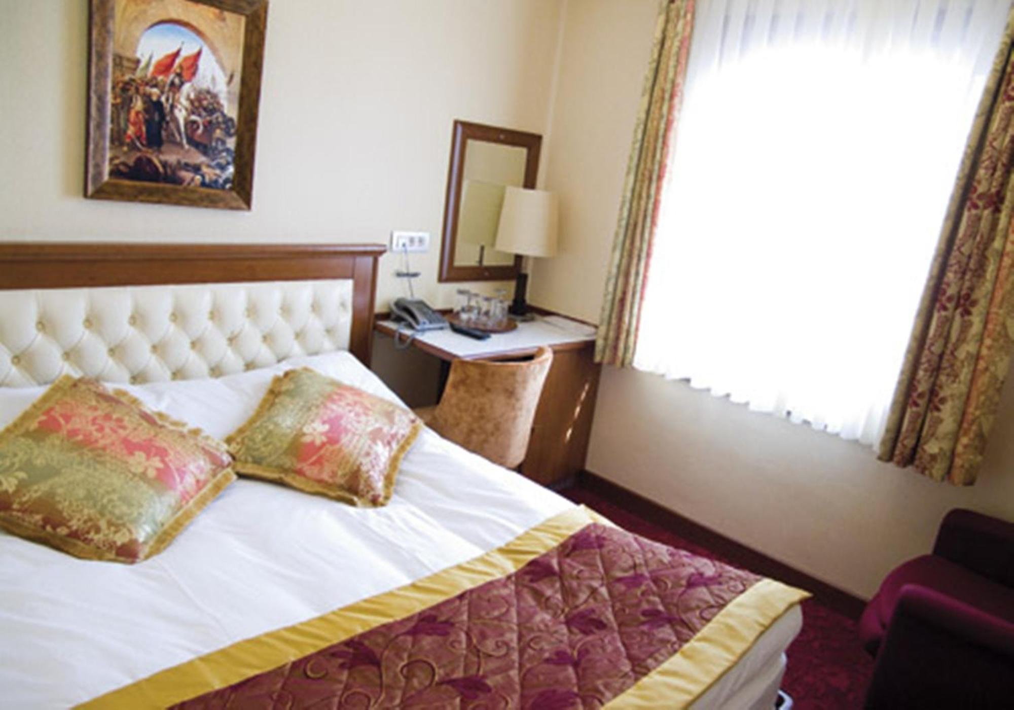 Hotel Linda — Foto 1